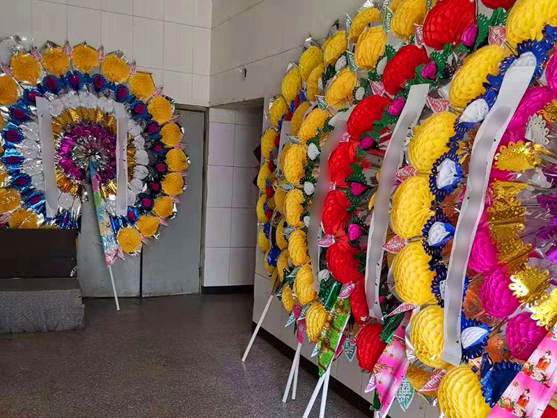 送花圈有什么讲究和寓意？